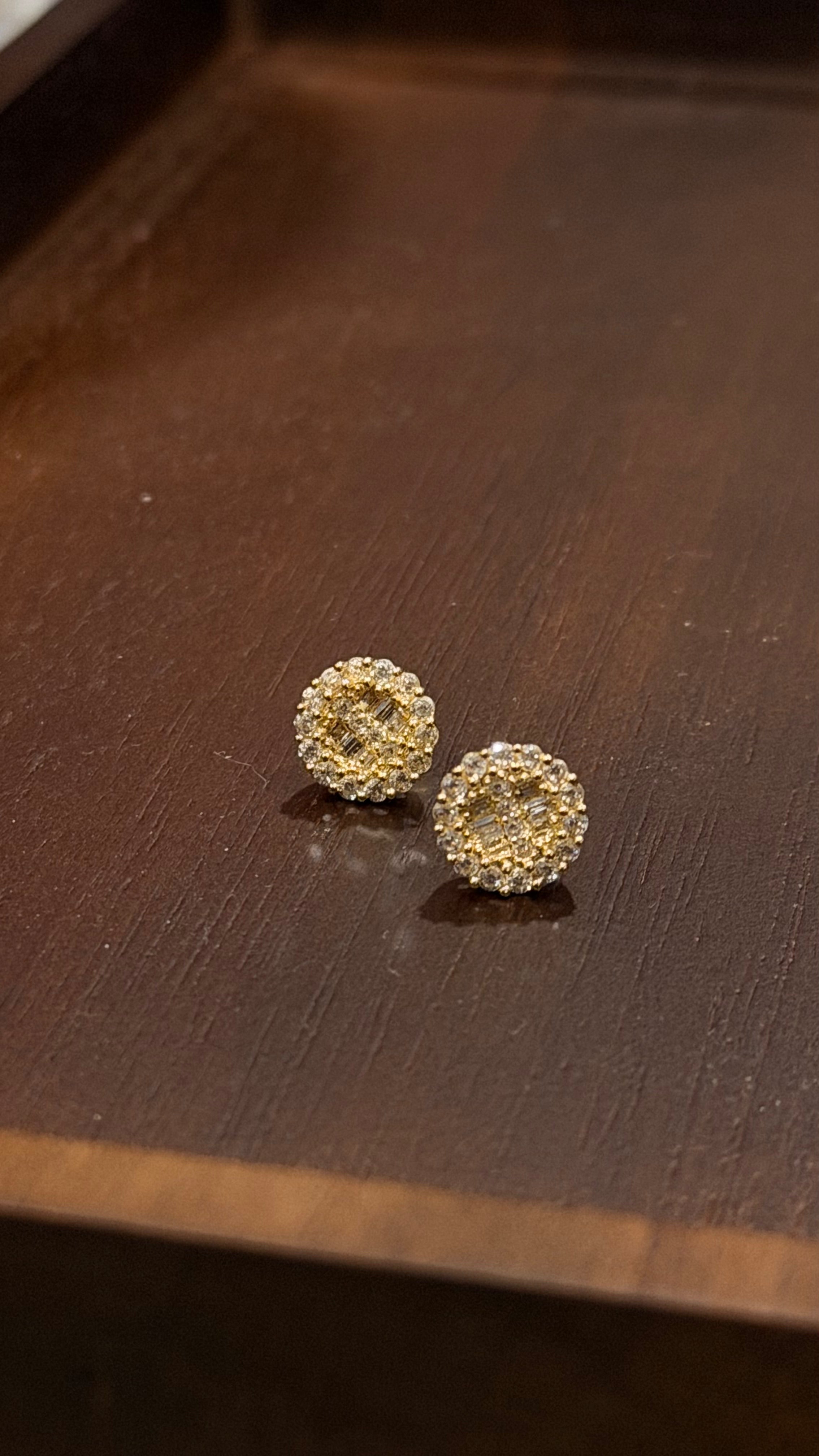 Scintilla Studs